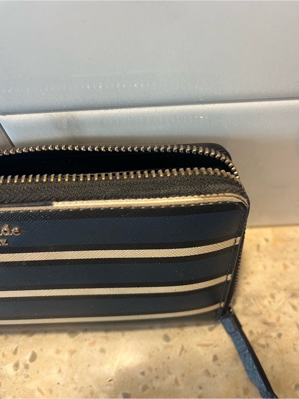 Kate Spade ♠️ - Picture 4 of 9
